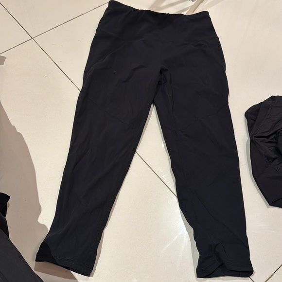 8 pairs of sweaty Betty “the power” cropped leggings - Picture 5 of 5